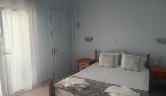 Apergis Rooms