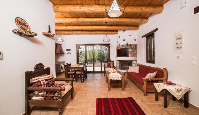 ARADENA TRADITIONAL House 4