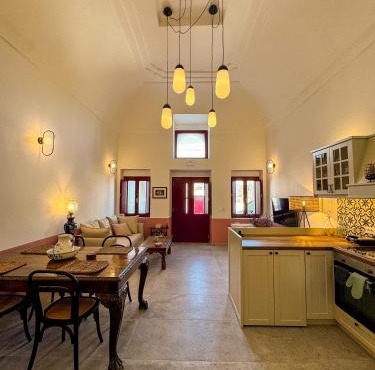 Arbarorisa Traditional Suites