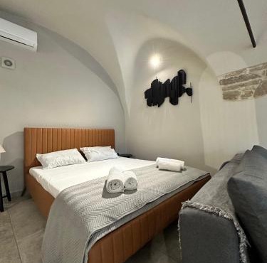 Arch Residence, studio 2, Emporios