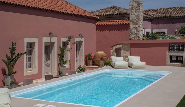 Arhontiko Arhanes Anna Suite - Escapade with Pool