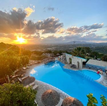 Arolithos Traditional Village Hotel