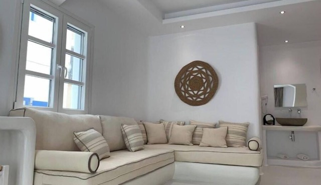 AROMONIA ROOM