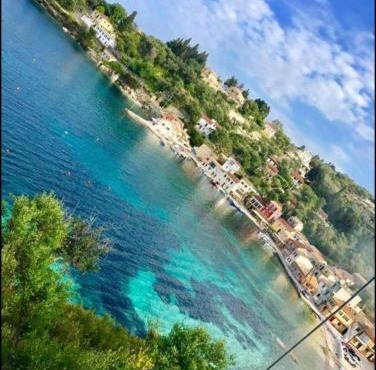 Aronis Spyros Panoramic Seaview Rooms