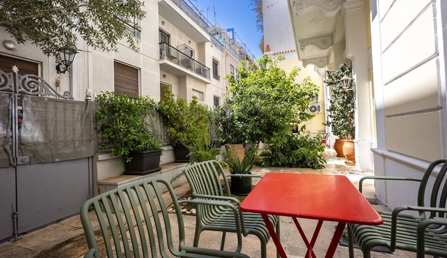 Artistic Loft Steps from Acropolis w/Courtyard