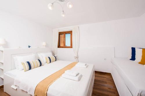 Athina's apartment