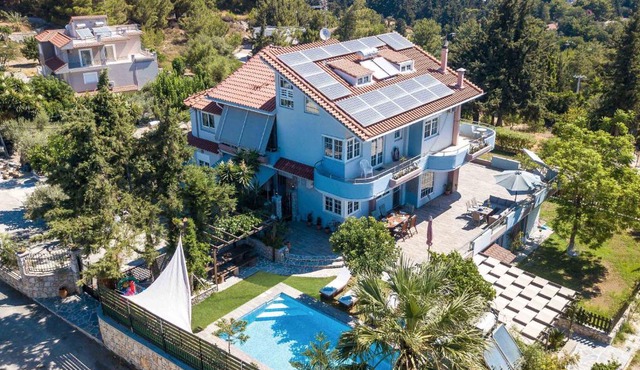 Athina's Villa with heated pool