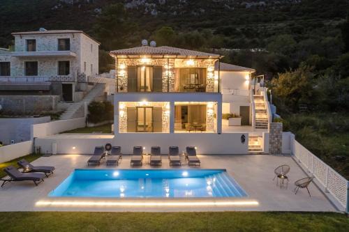 aZOLAki Suites