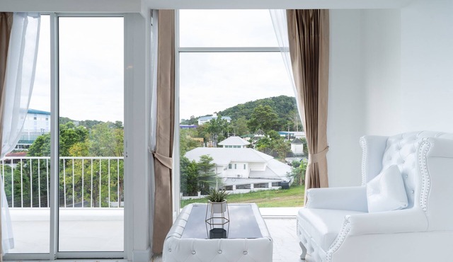 B2 Phuket Premier Hotel