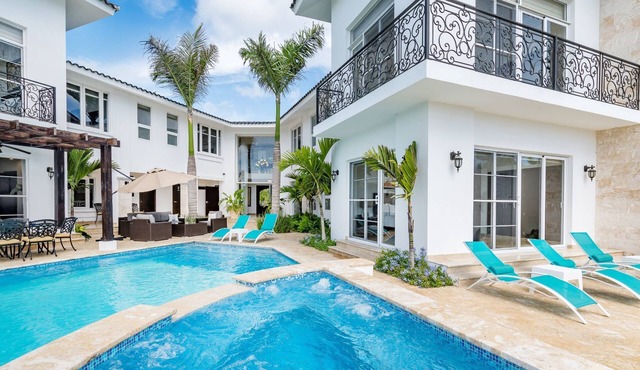 Bachelor Party´s Heaven with Chef and Daily Housekeeping