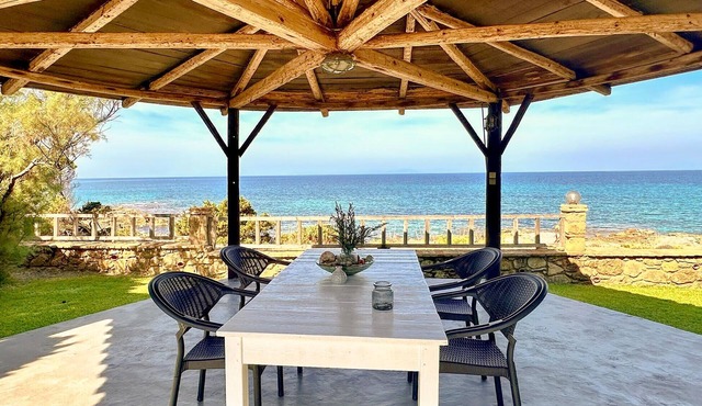 Beach front apartment in Leventoxori, Ilias