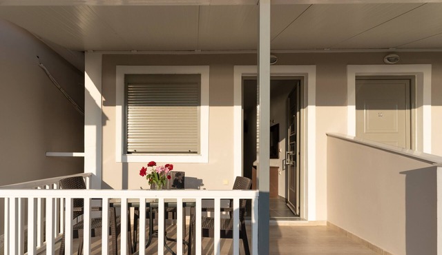 Beach House Apartment By The Sea 4 with Sea View, Wi-Fi & Air Conditioning