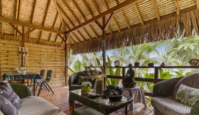 Beachfront Bungalows With Sunset Views in Haapiti