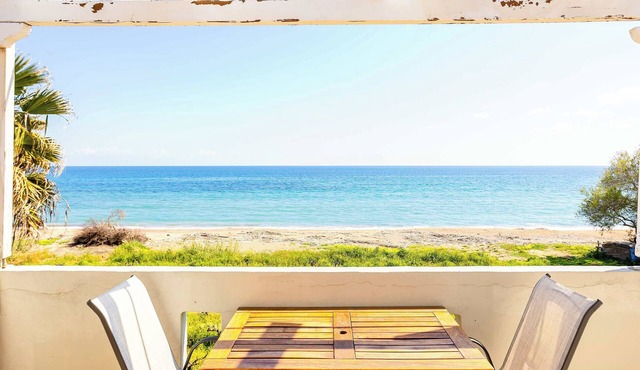 Beachfront Nest Memi, Koroni-Seaheaven House B1