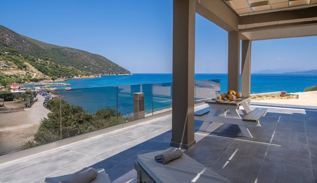 Beachfront Villa Pleiada, Wonderful Sea Views, Furnished Terrace, Agia Kyriaki
