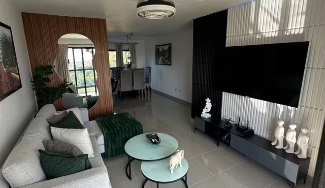 Beautiful 3-bedroom apartment with Amazing Views of the city.