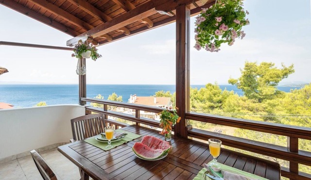 Beautiful and Modern Apartment in Neos Marmaras