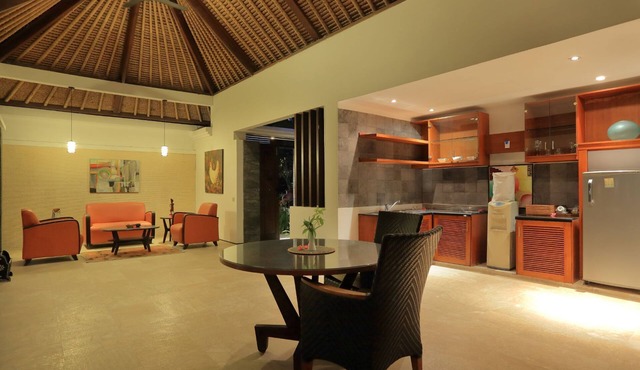 Beautiful Private Pool Villa few step to the beach