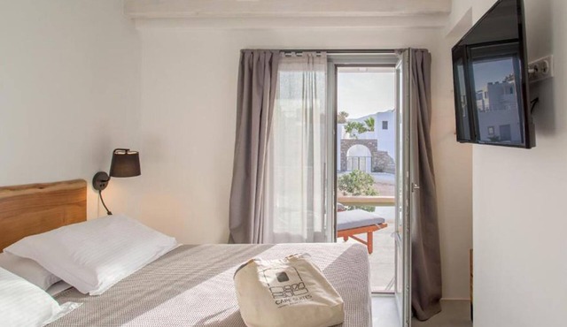 BH182 - C - Suite Paros