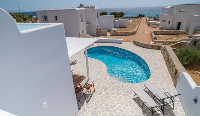 BH303 - C - Villa Naxos