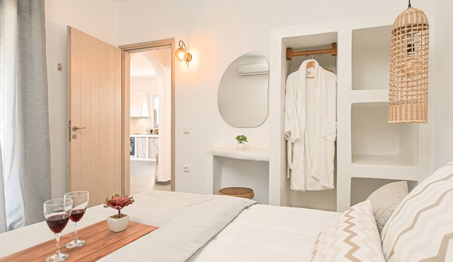BH468 - R - Villa Naxos