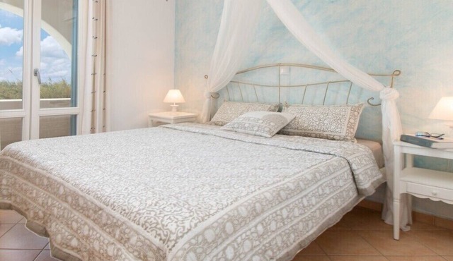 BH634 - C - Apartment Naxos