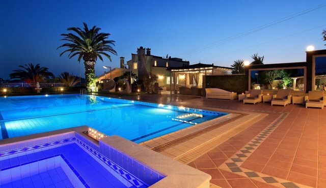 Black Diamond Luxury Villa Anavyssos in Athens