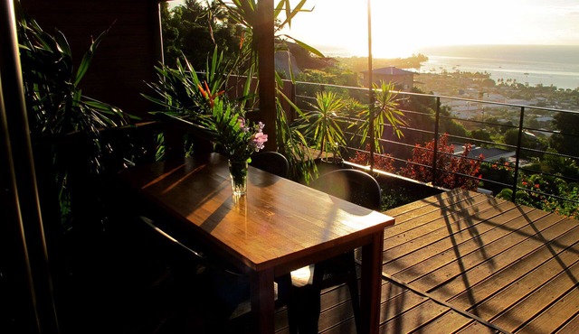 Bounty Lodge vacation rentals with panoramic lagoon and ocean views