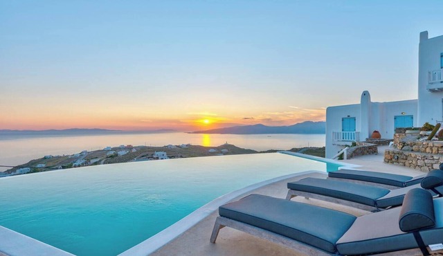Boutique Aquata suite with swimming pool