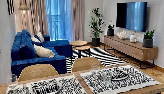 Bright 1BR in Prime Psyri | Private Balcony Athens
