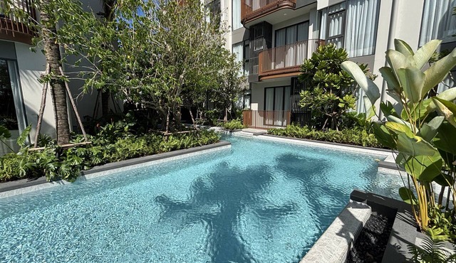 Bright 2-bedroom apartment with AC in gorgeous Tambon Choeng Thale