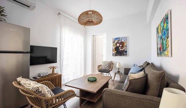 Bright Stylish 2BR | Acropolis View Balcony | King Bed