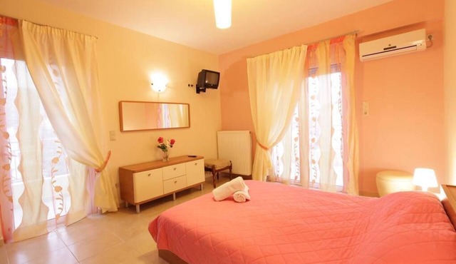 Bussiness Maisonette Getaway, 5 min from the beach