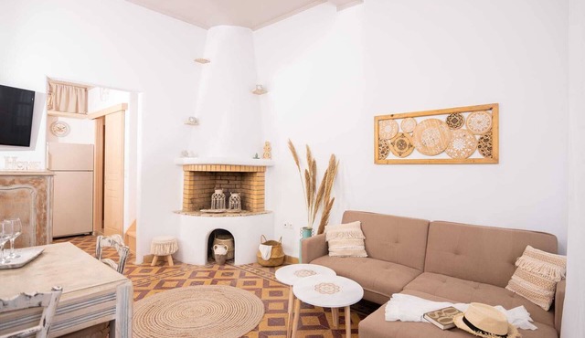 By Whitelist Mykonos