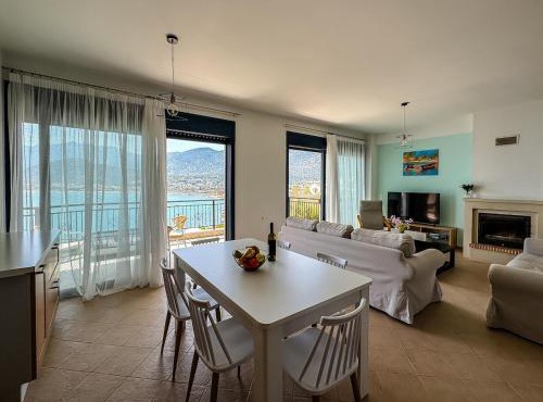 Byron's Seaside, Panoramic Sea View in Stalis
