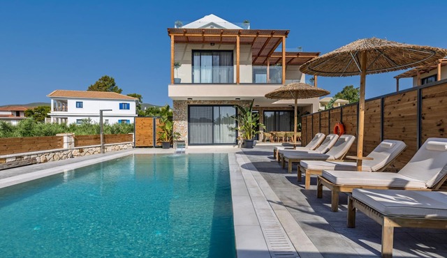 Cameo 3 Luxury Villa with Pool