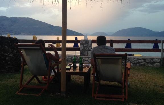 Camping Karavomilos Beach