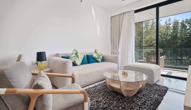 Cassia Residences, Two-Bedroom 2402 D Deluxe Lake