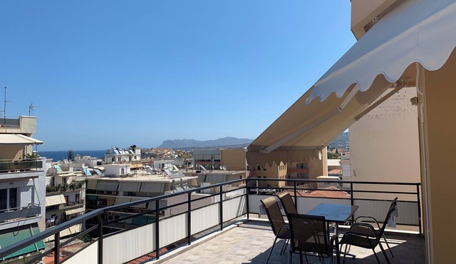 Central huge apartment with free parking