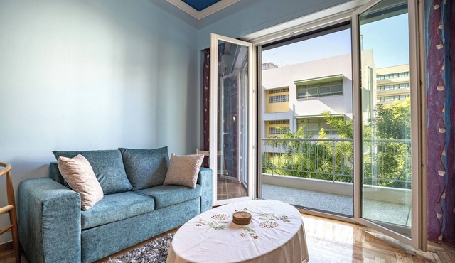 Central Spot 2-Bedroom Apt by ΜΡS