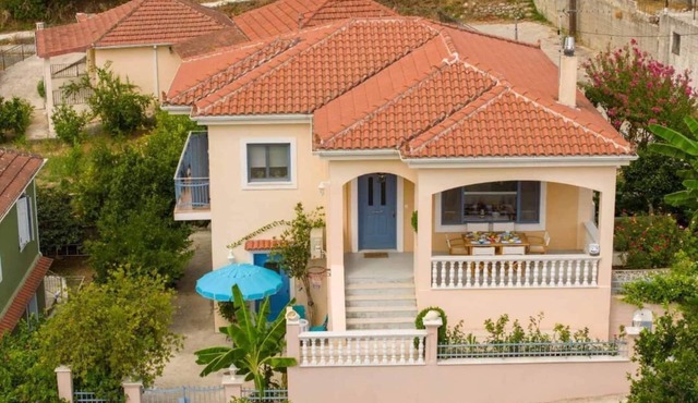 Charming 3-bedroom country house with AC, WiFi in beautiful Kefallonia