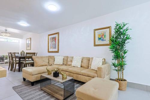 Charming City Center 2BR Gem