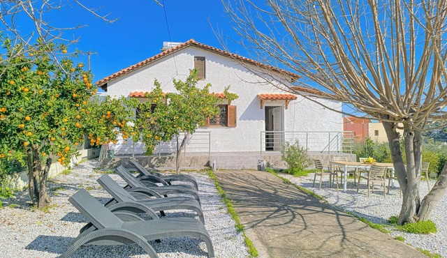 Charming house 8 minutes walk from Almyrida beach- Parking - Starlink Internet