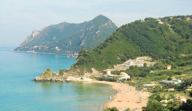 Charming Studio Apartments With Swimming Pool Near Pelekas Beach