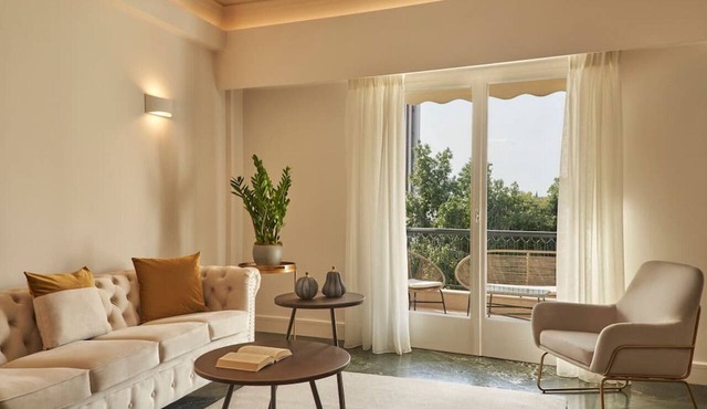 Chic n Bright 3Bd Apt with Hilton View