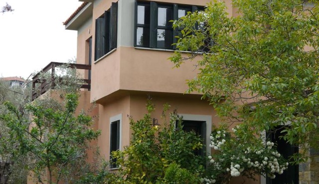 Chorto Garden Home