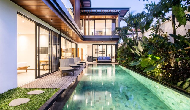 Coastal Gem: 5BR New Villa, 200m to Canggu Beach