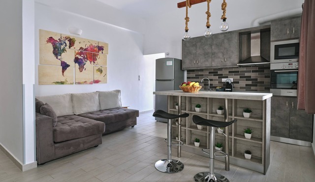 COLORS IN NAOUSA - LUXURY HOUSE IN NAOUSA
