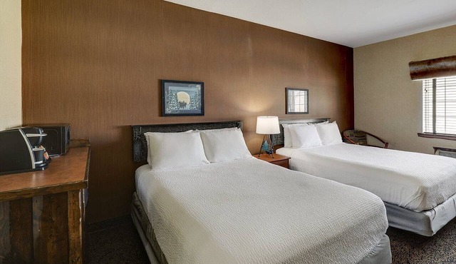 Comfortable & Warm Rustic Stay in Columbia w/Free Breakfast | 4 Units in Columbia