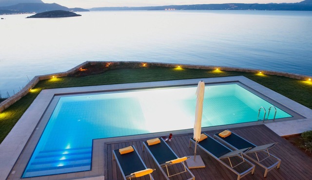 Complex of three luxury villas a few steps from the sandy beach gorgeous views